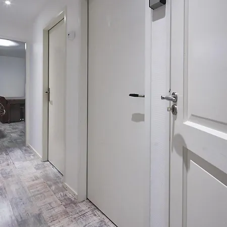 2 Bedroom Stunning In Lägenhet Ospel